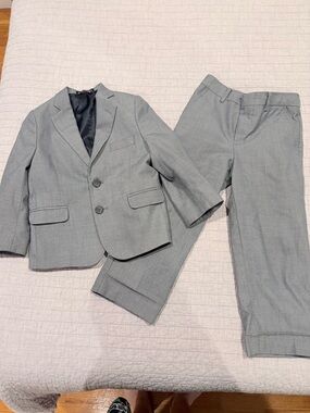 Tommy Hilfiger Boys Gray Suit Set – Size 4 – Blazer & Dress Pants